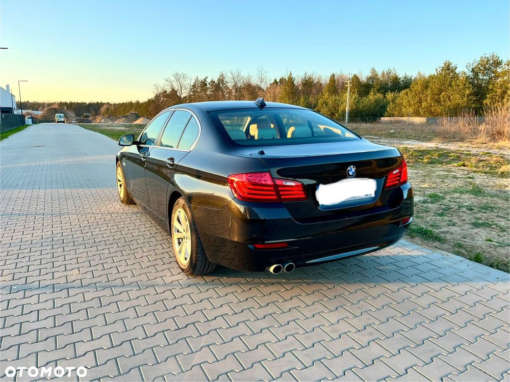 BMW Seria 5 525d xDrive Sport-Aut Luxury Line - 11