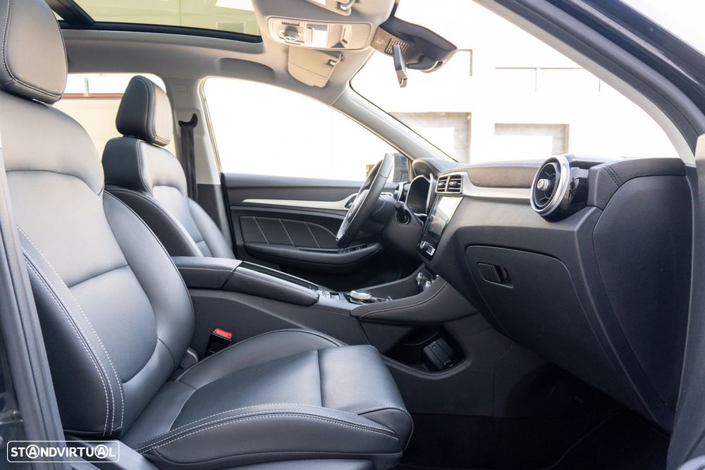MG ZS Luxury - 29