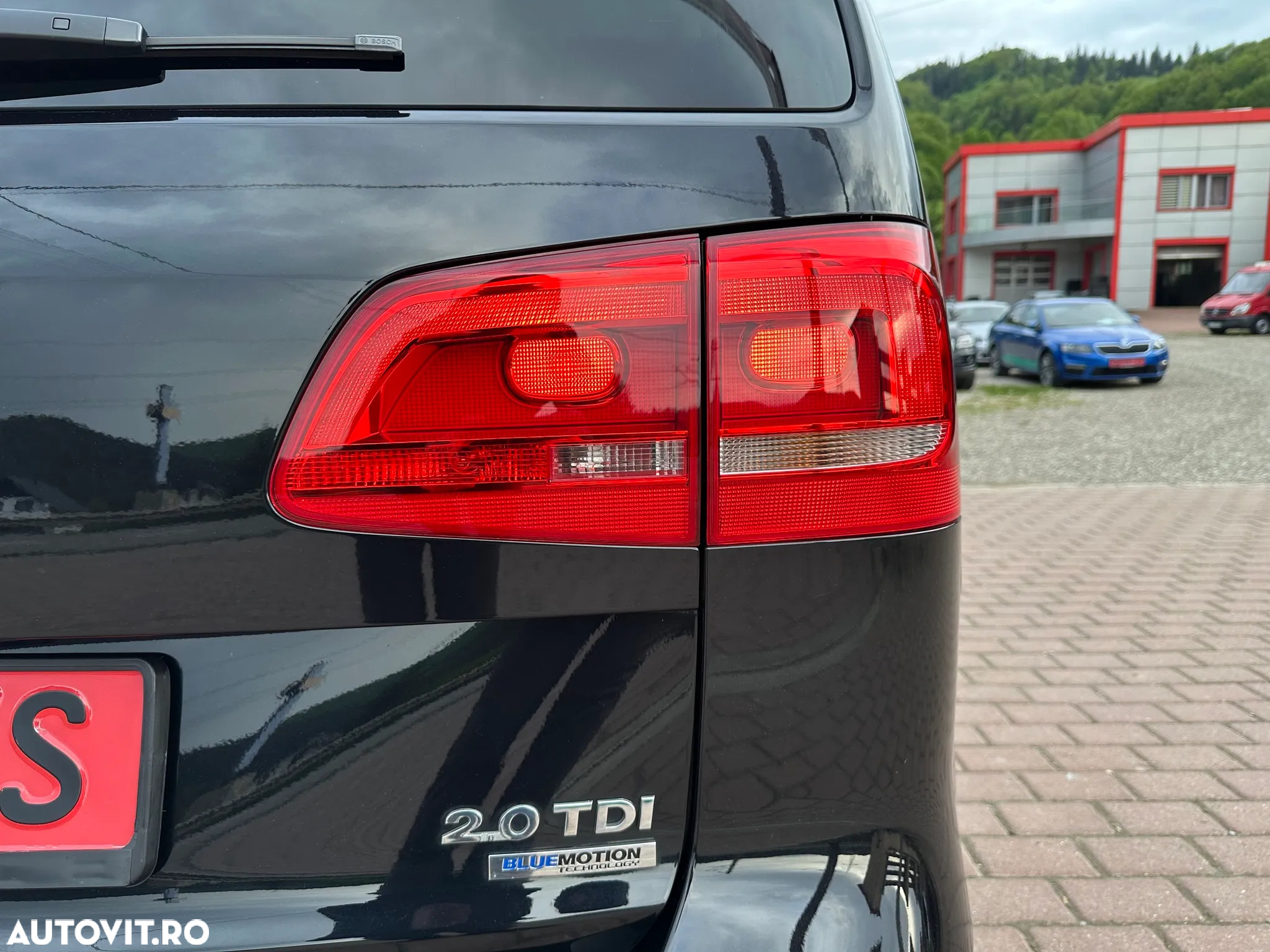 Volkswagen Touran 2.0 TDI DPF BlueMotion Technology DSG Life - 12