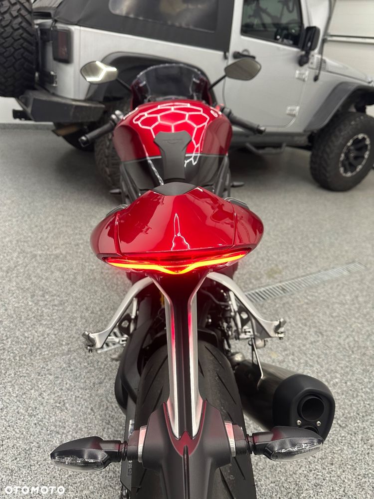 Triumph Speed Triple - 12