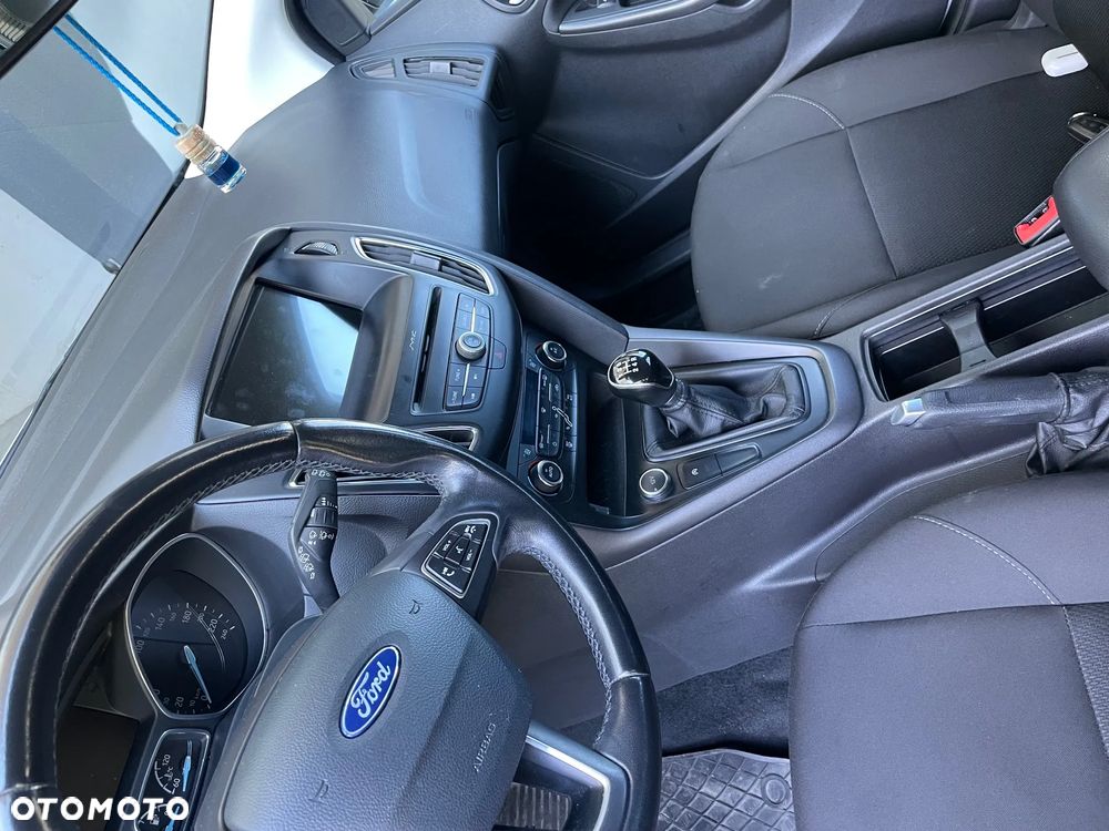 Ford Focus 1.0 EcoBoost 99g Trend - 10