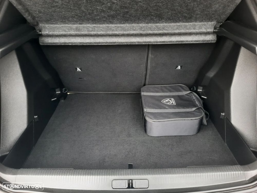 Peugeot e-2008 54 kWh Allure - 33