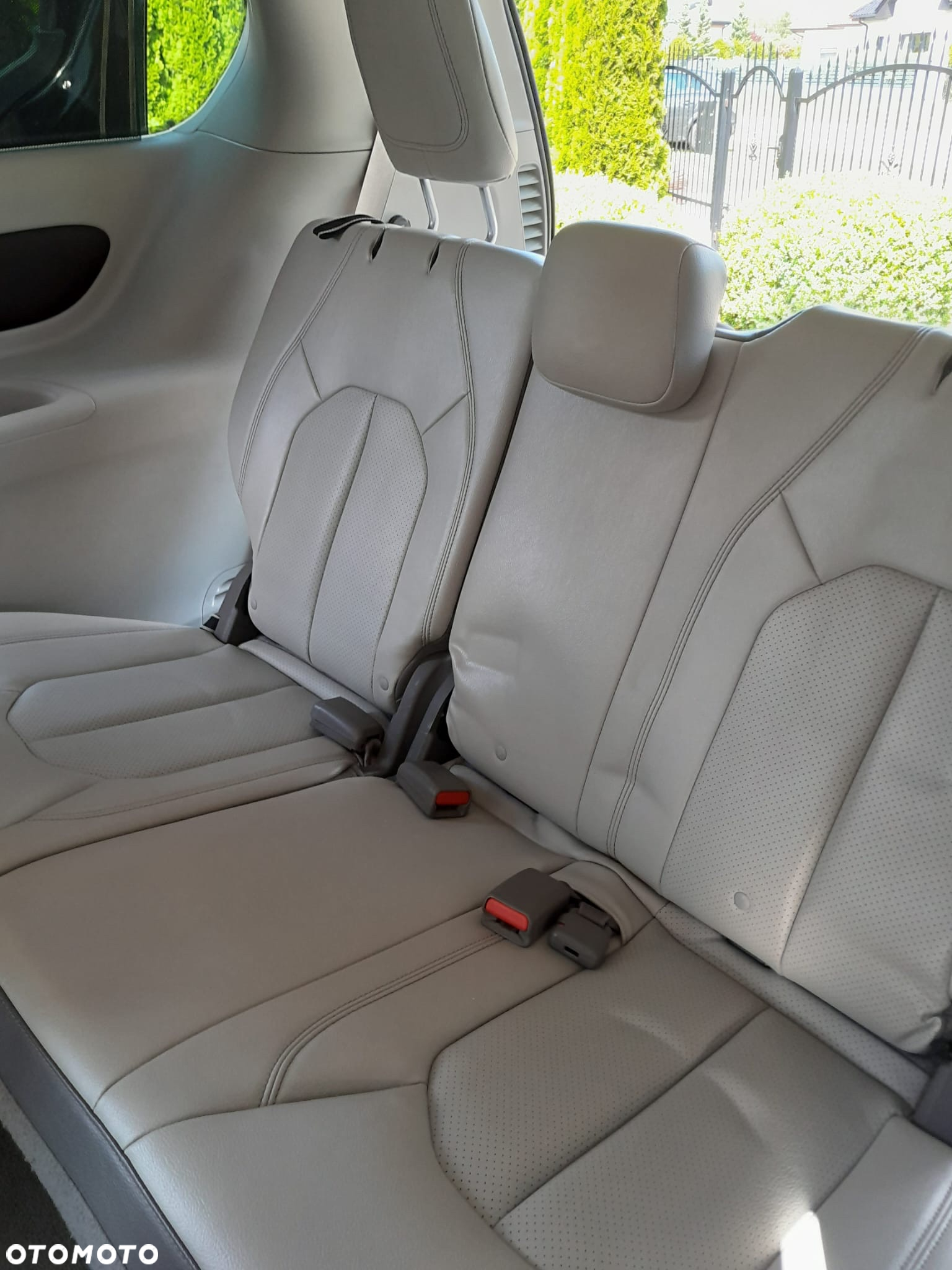 Chrysler Pacifica - 24