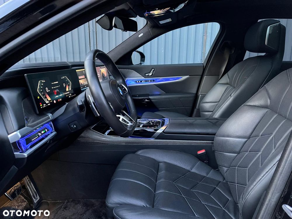 BMW Seria 7 740Ld xDrive sport - 32