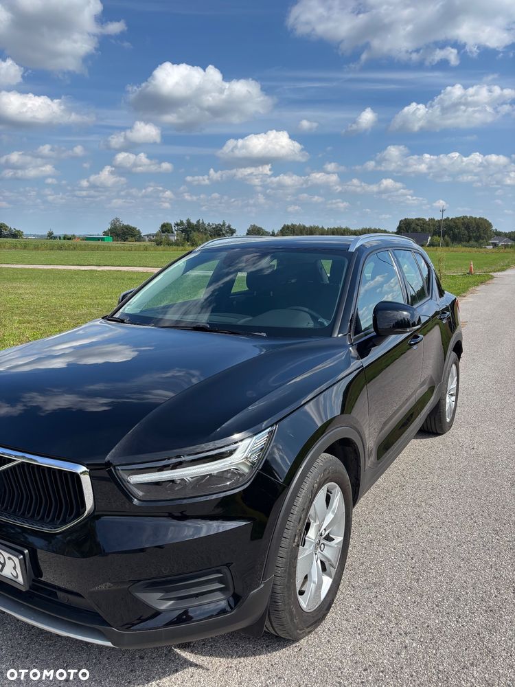 Volvo XC 40 T3 Momentum Pro - 2