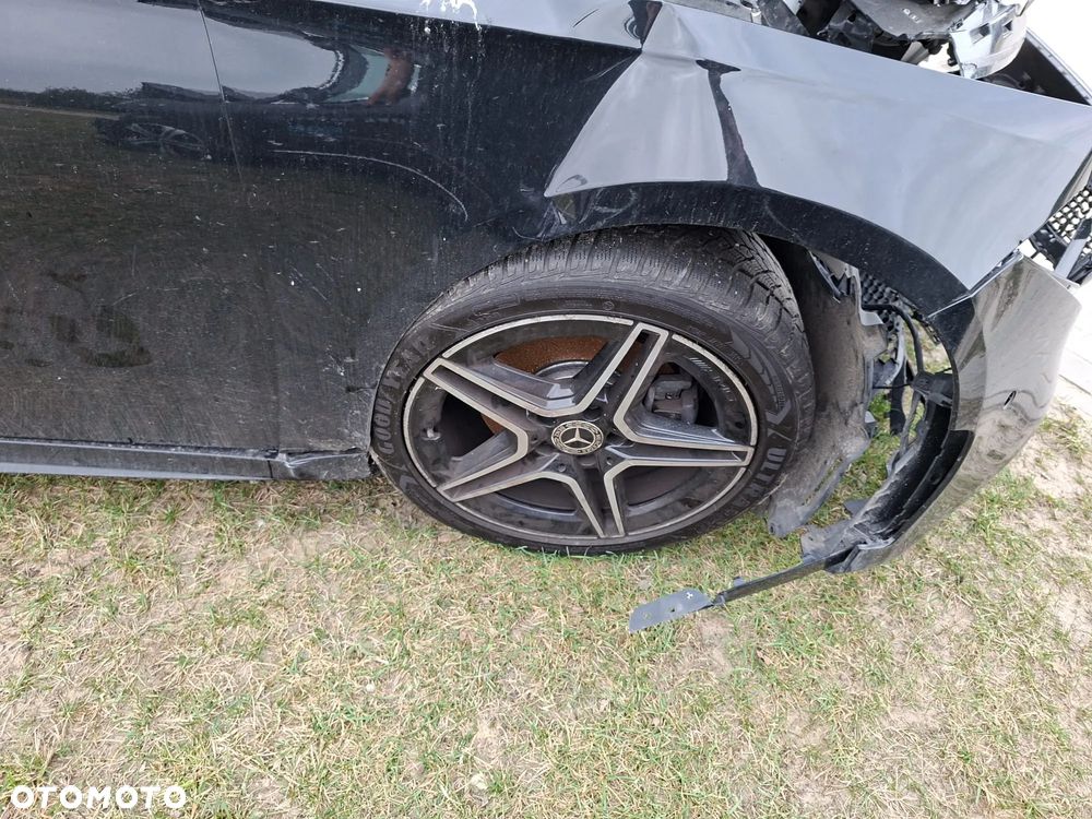 Mercedes-Benz Klasa A 180 AMG Line 7G-DCT - 7