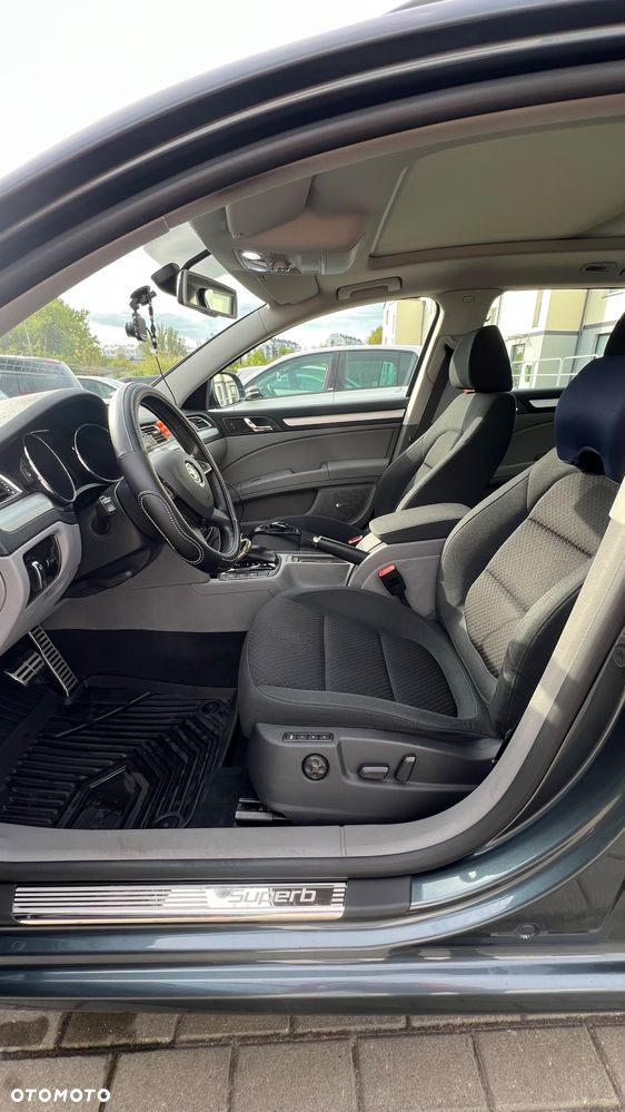 Skoda Superb 1.6 TDI Active DSG - 19