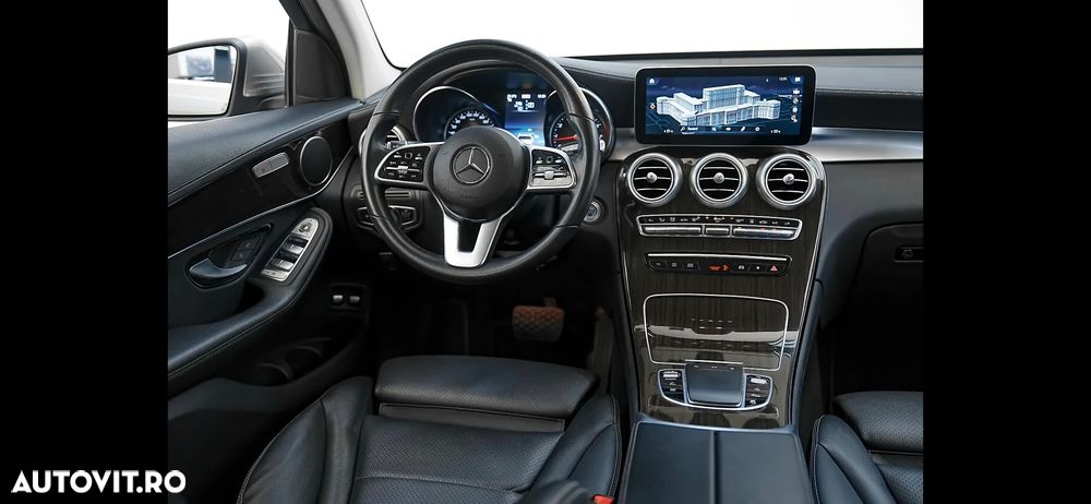 Mercedes-Benz GLC 300 e 4MATIC - 16