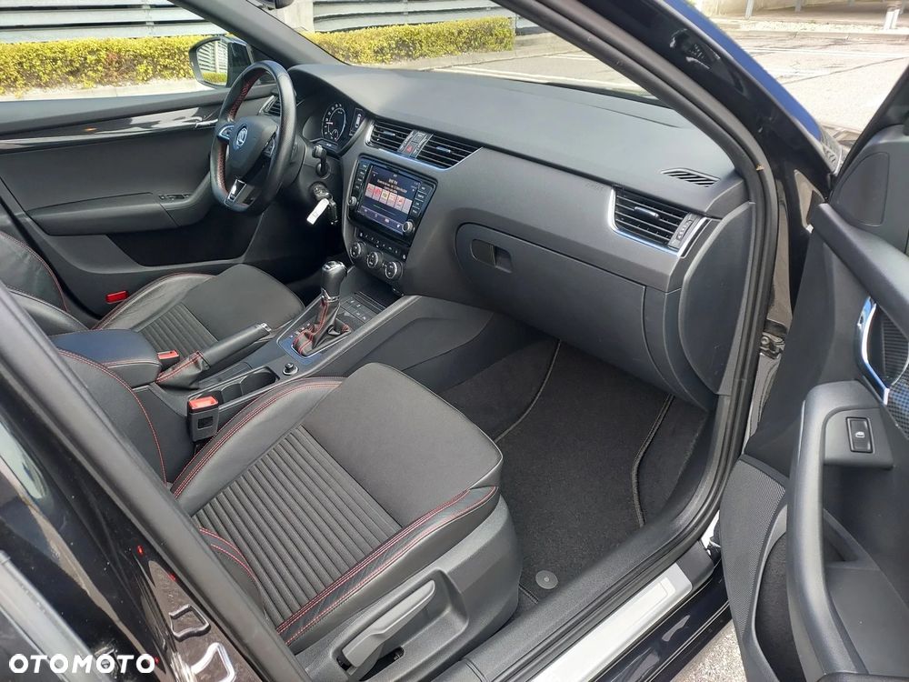 Skoda Octavia 2.0 TDI DSG RS - 20