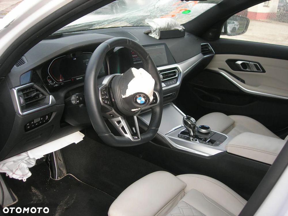 BMW Seria 3 330d xDrive - 11