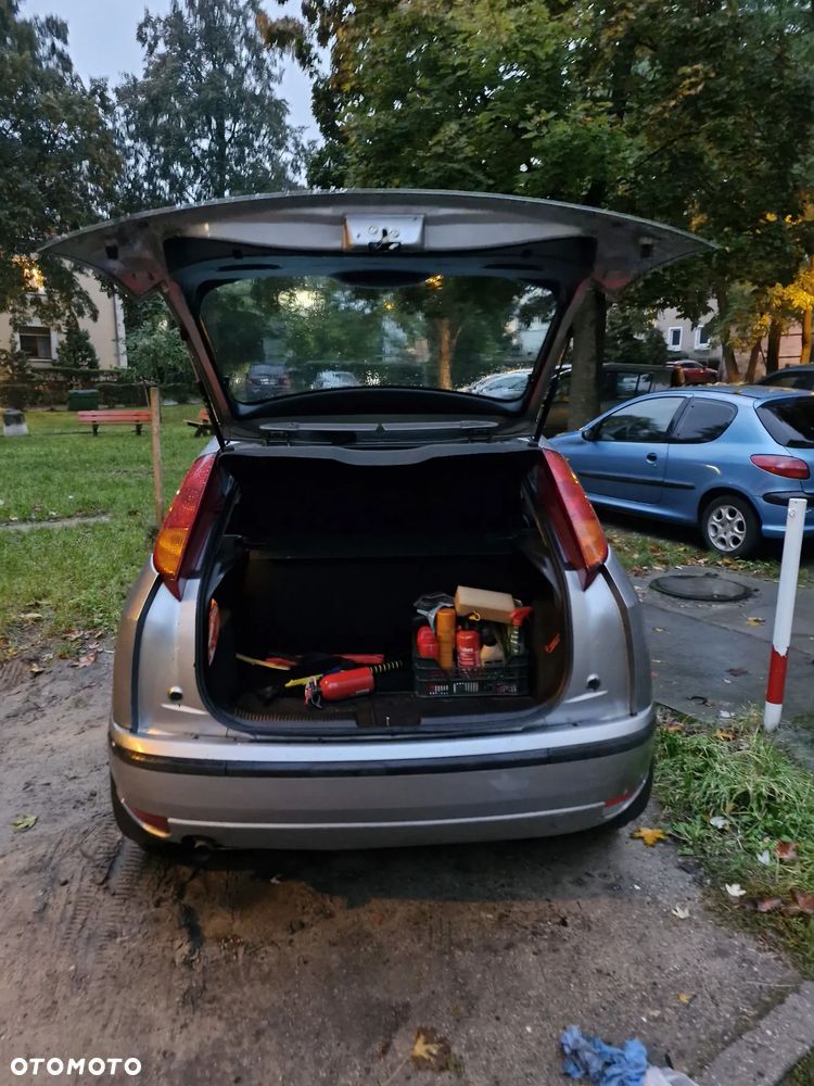 Ford Focus 1.6 Ghia - 6