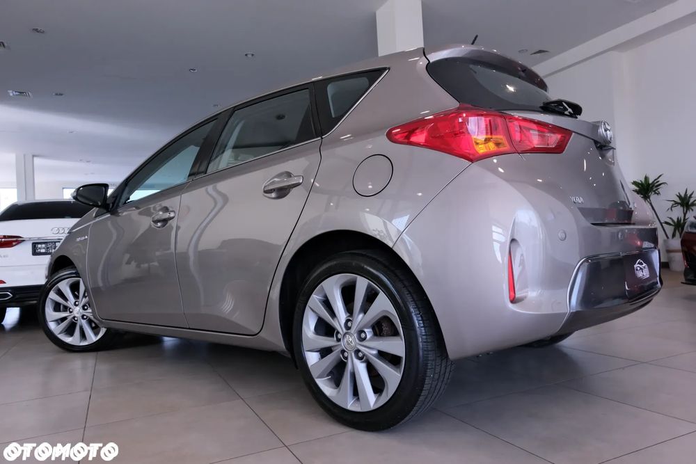 Toyota Auris 1.8 HSD Prestige - 18