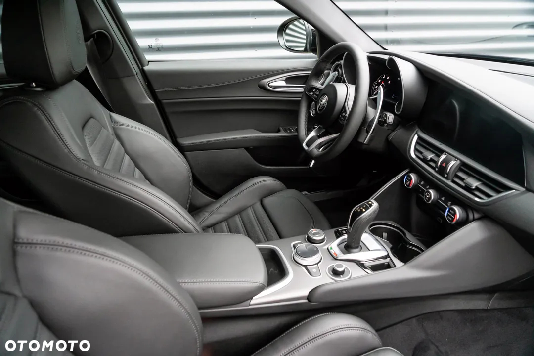 Alfa Romeo Giulia 2.0 Turbo Veloce Q4 - 12