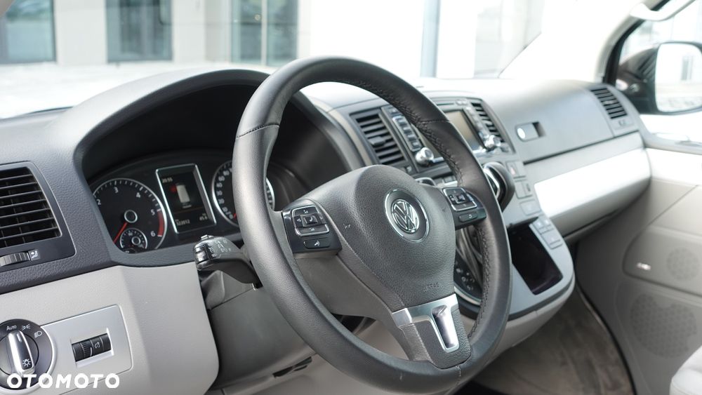 Volkswagen Multivan - 28