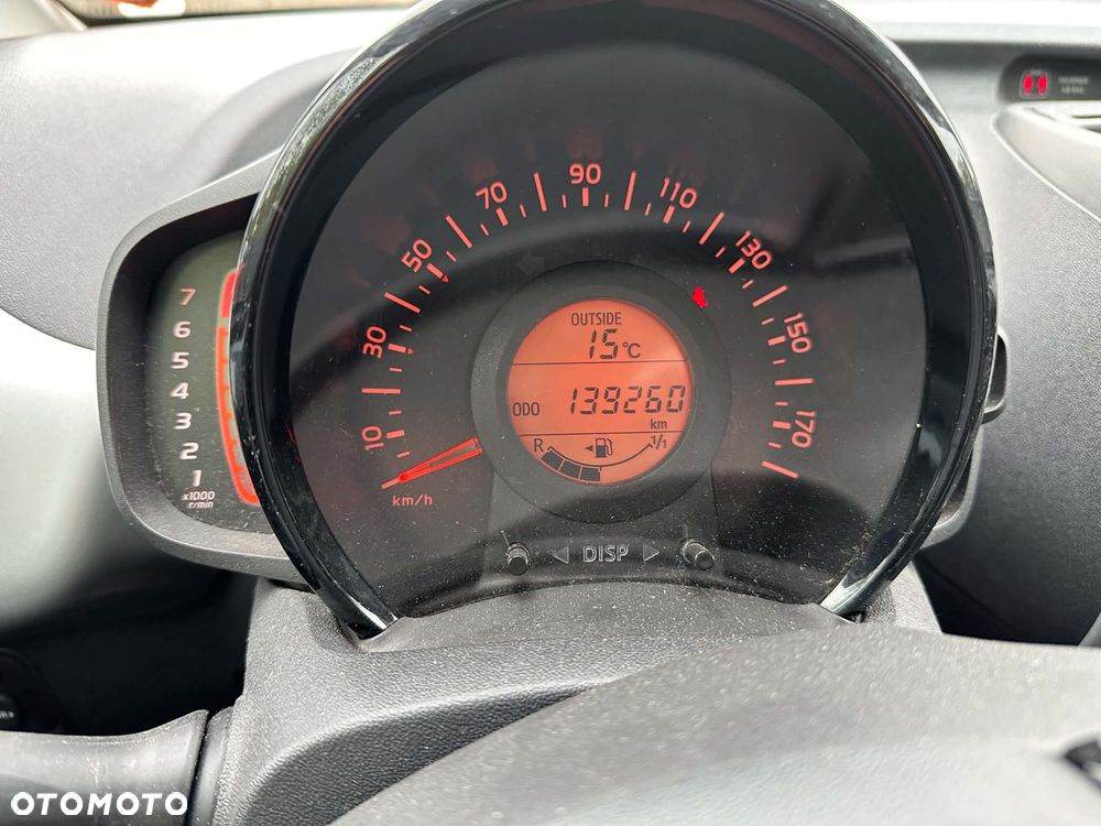 Toyota Aygo x-clusiv - 20