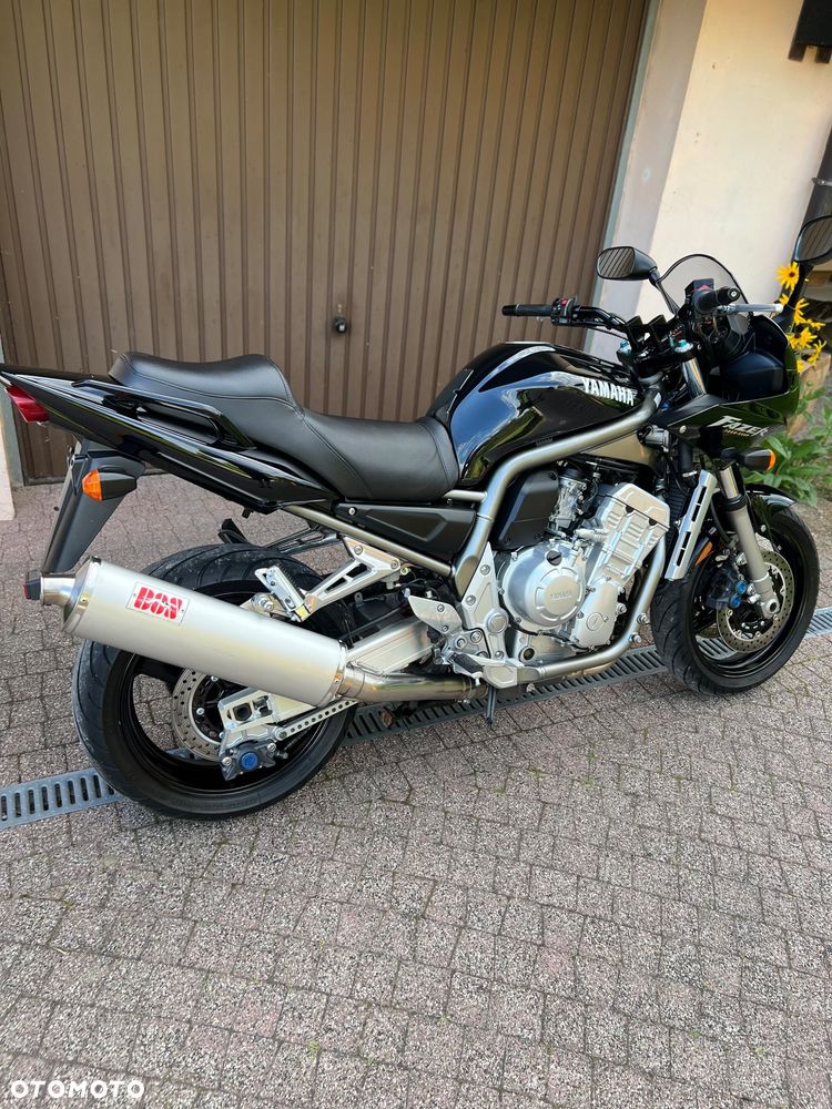 Yamaha FZS - 2
