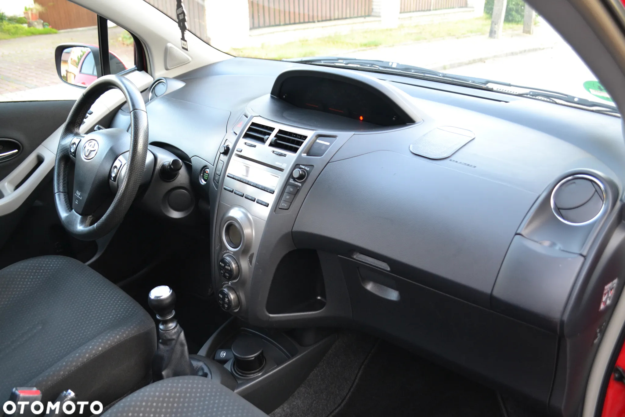 Toyota Yaris - 18