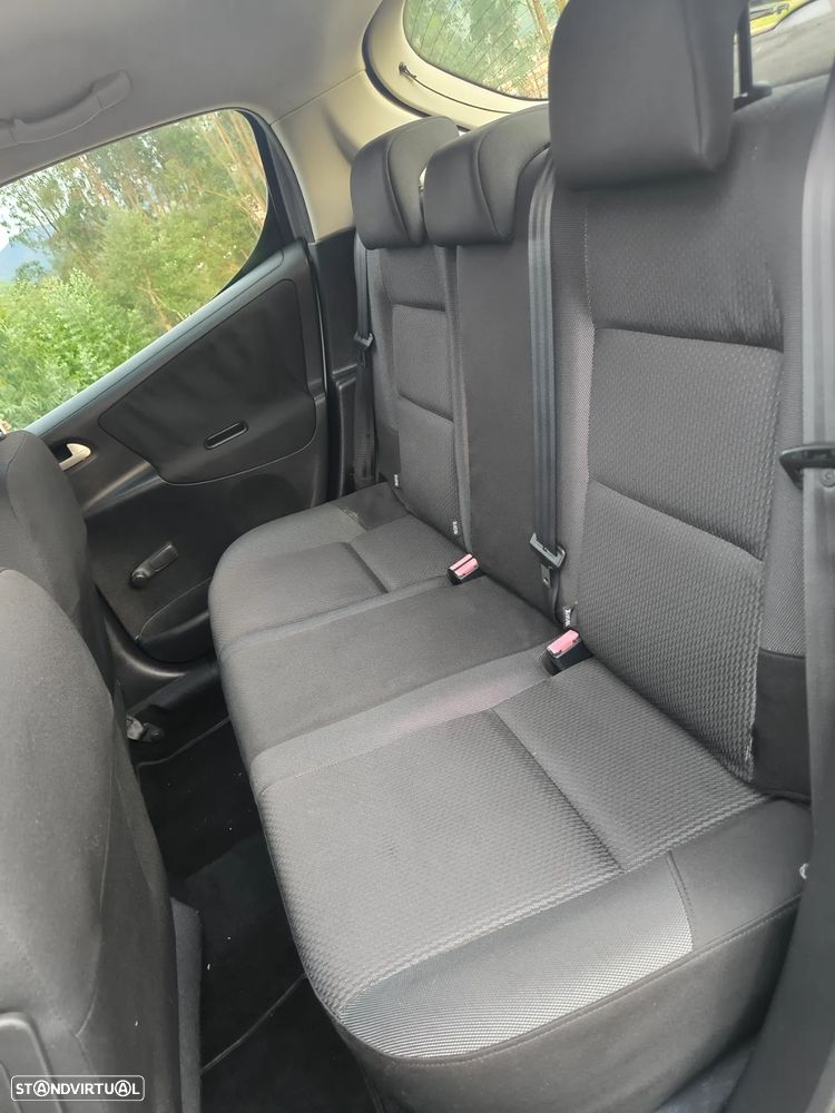 Peugeot 207 1.4 16V Urban - 10