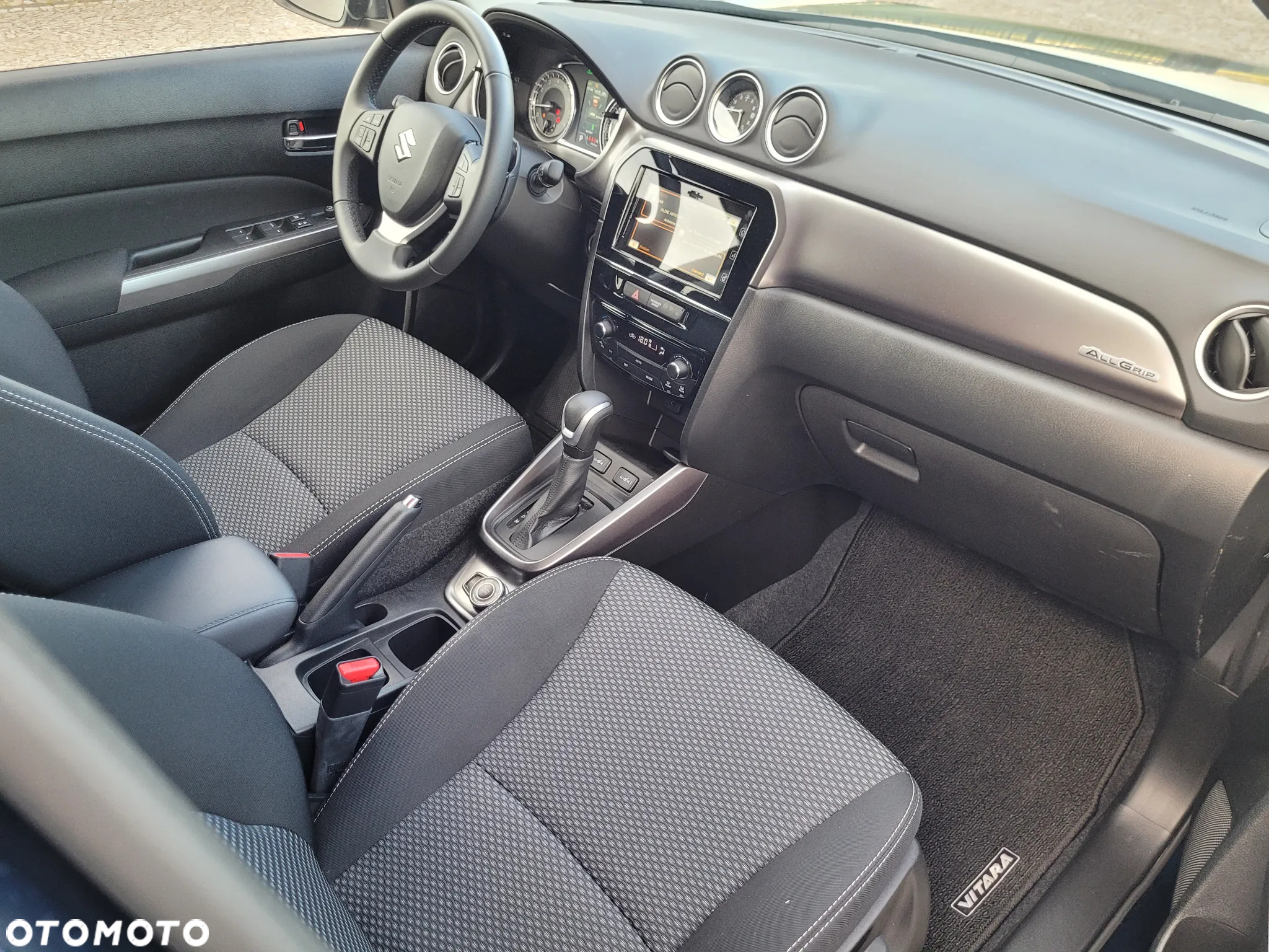 Suzuki Vitara 1.5 Dualjet Hybrid Allgrip AGS Comfort "SHINKAI" - 14