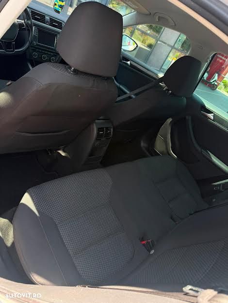 Volkswagen Jetta 1.2 TSI Comfortline - 8