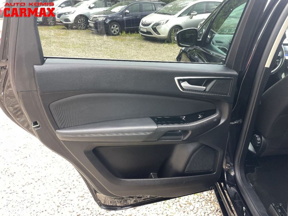 Ford S-Max - 12