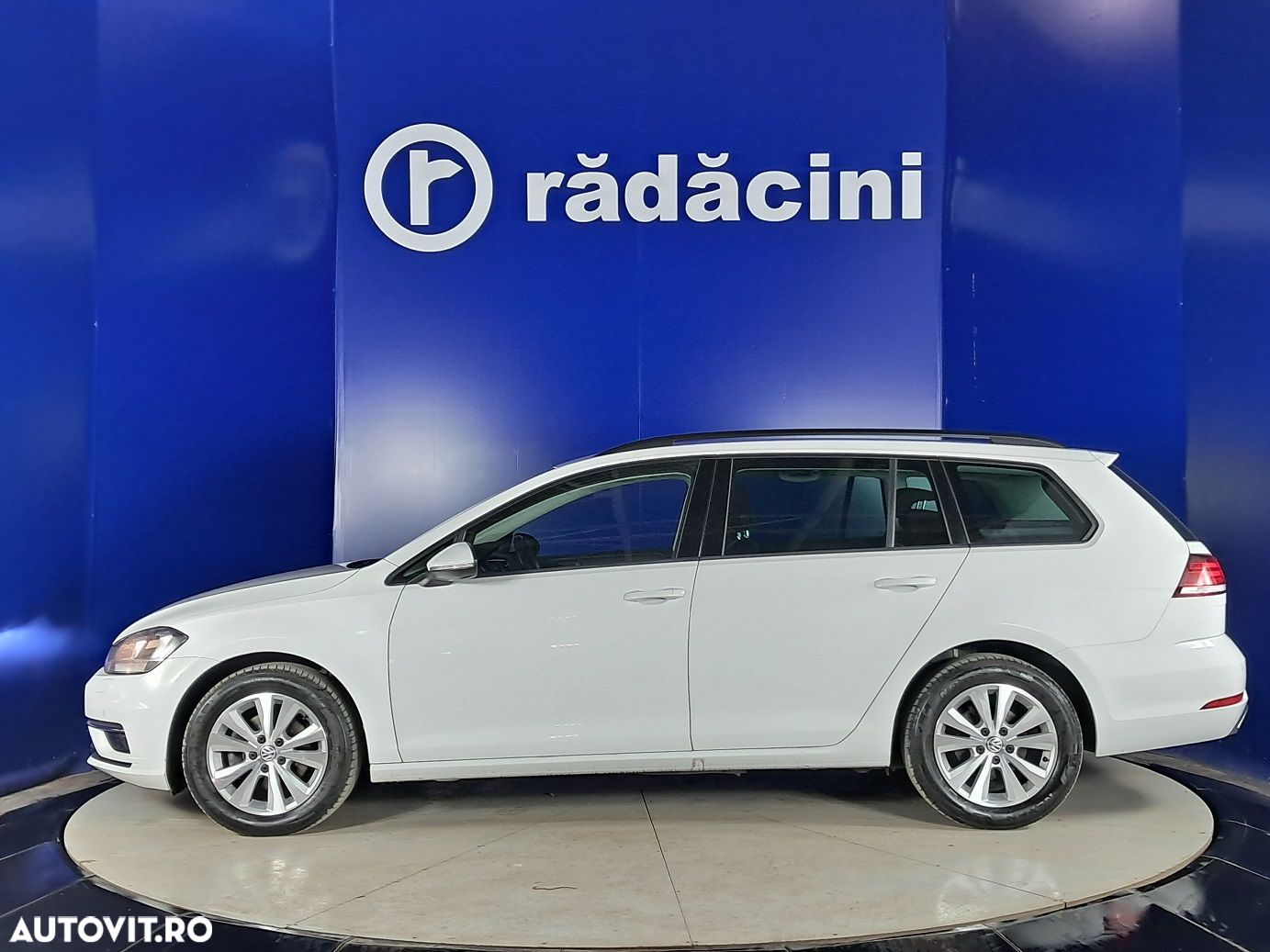 Volkswagen Golf - 2