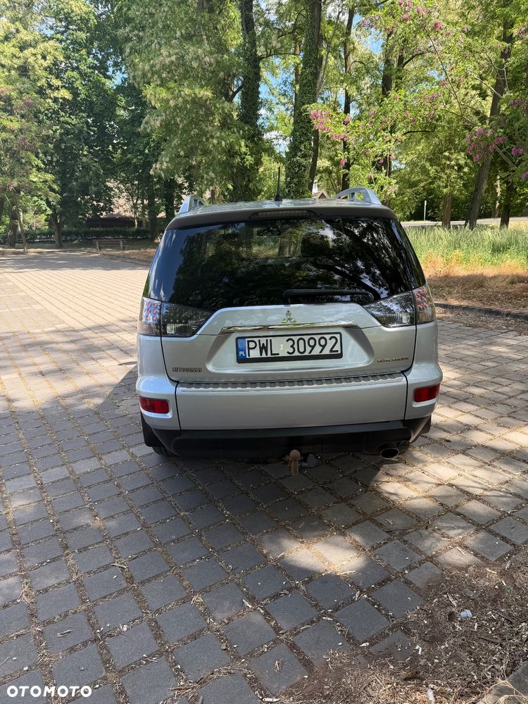 Mitsubishi Outlander - 7