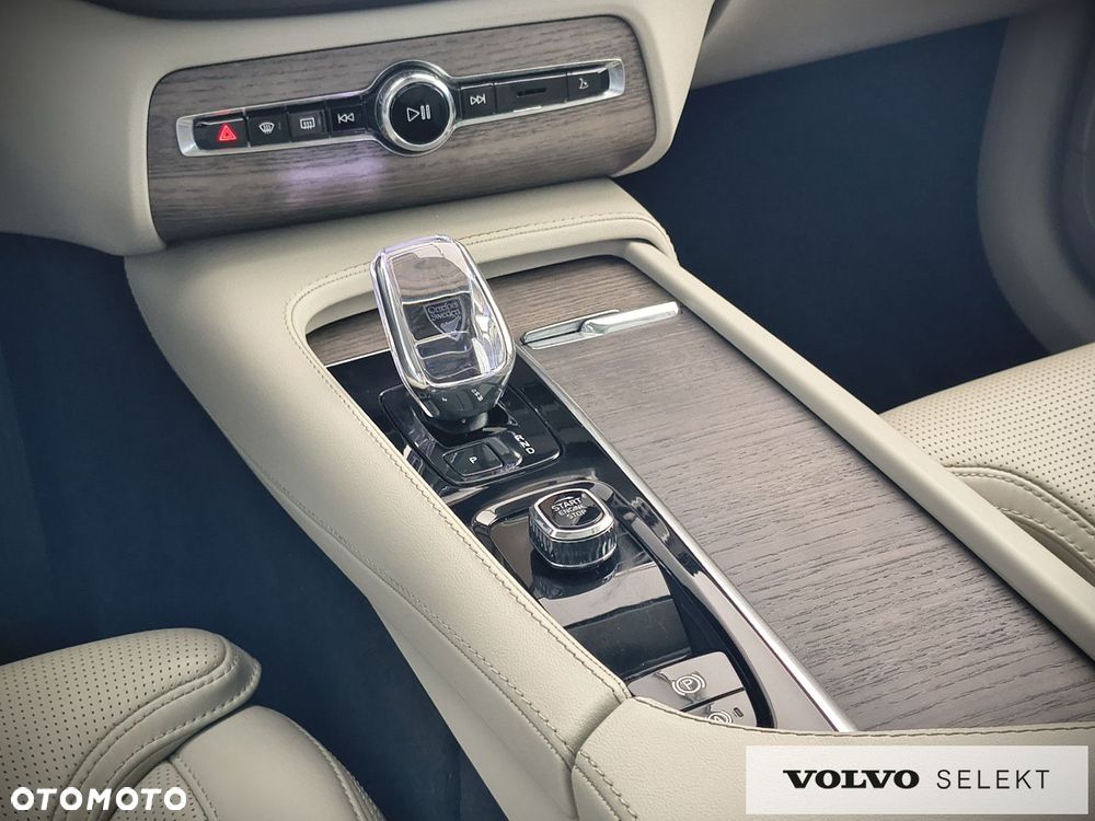 Volvo XC 90 - 25