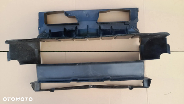 VW Touareg II 2 10-18r Wlot Kierownica Powietrza 7P6121293H
