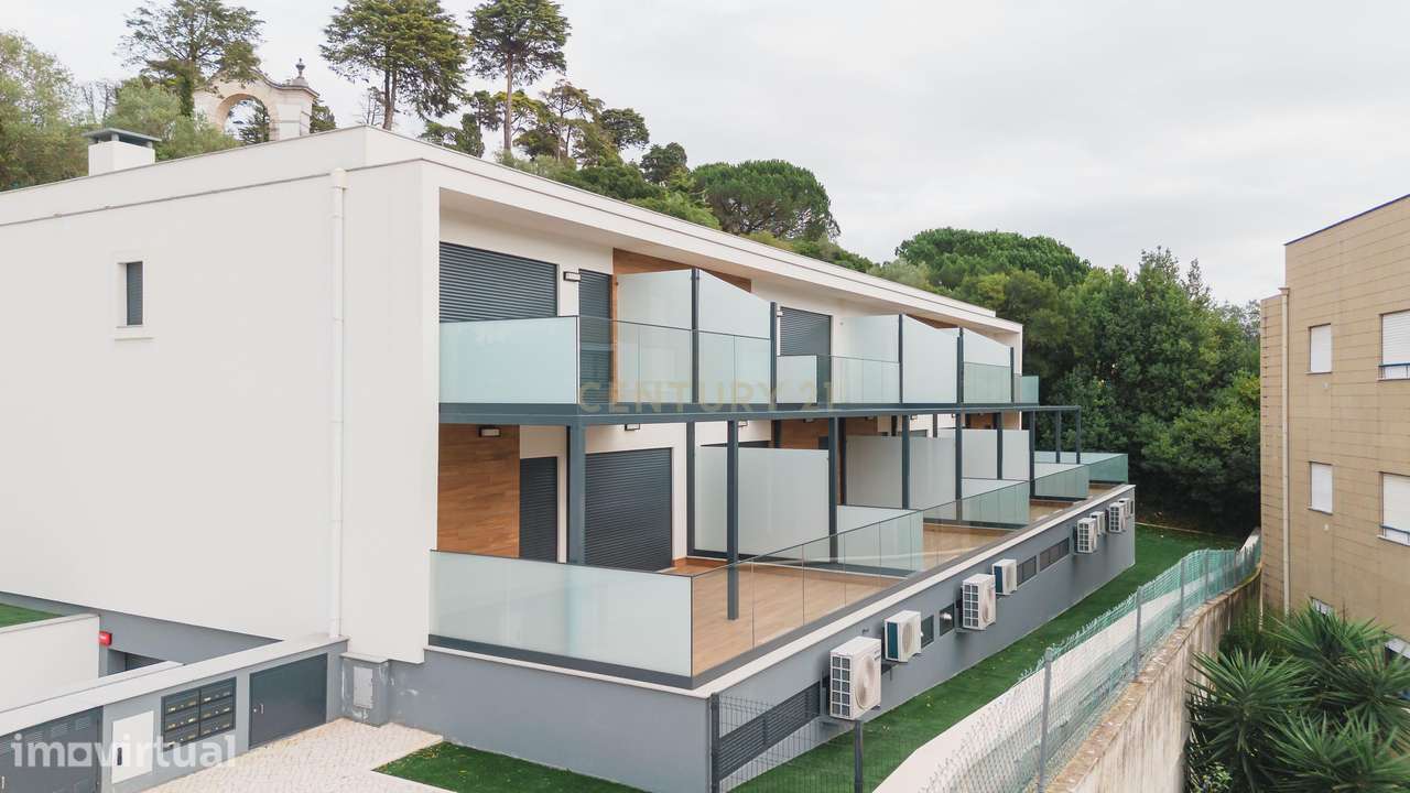 Moradia T4 de excelência no centro de Leiria - Grande imagem: 2/58
