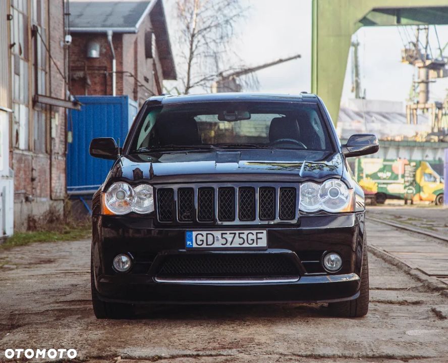 Jeep Grand Cherokee 6.1 V8 SRT8 - 8
