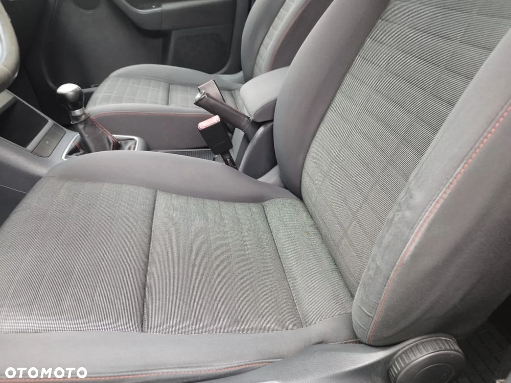 Volkswagen Golf Plus - 10