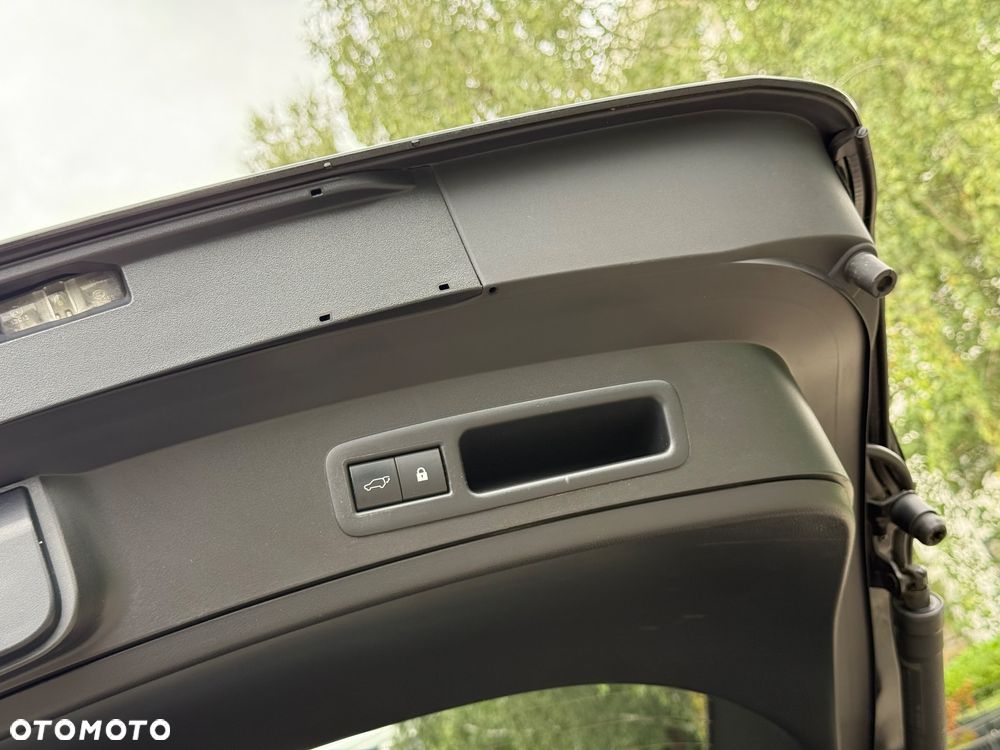 Lexus UX 250h F Sport 2WD - 29