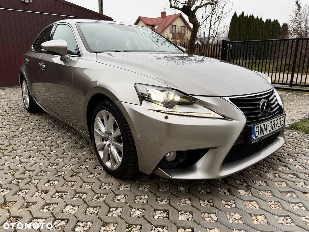 Lexus IS 300h Prestige - 1