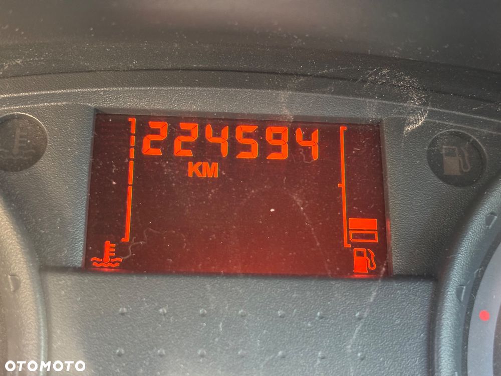 Renault Clio 1.5 dCi Expression - 8