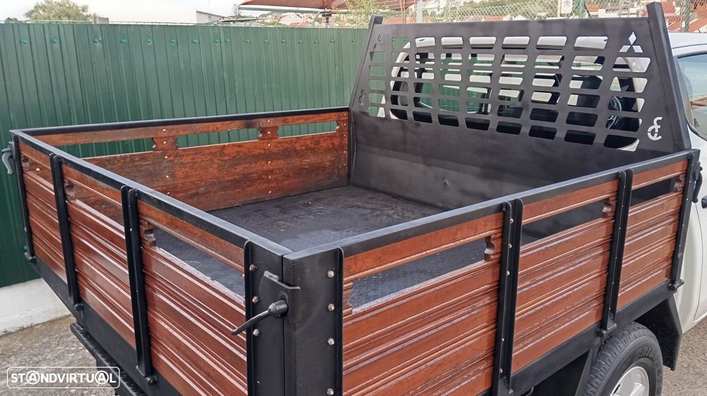 Mitsubishi L200 2.3 DI-D CD Invite 4WD - 5