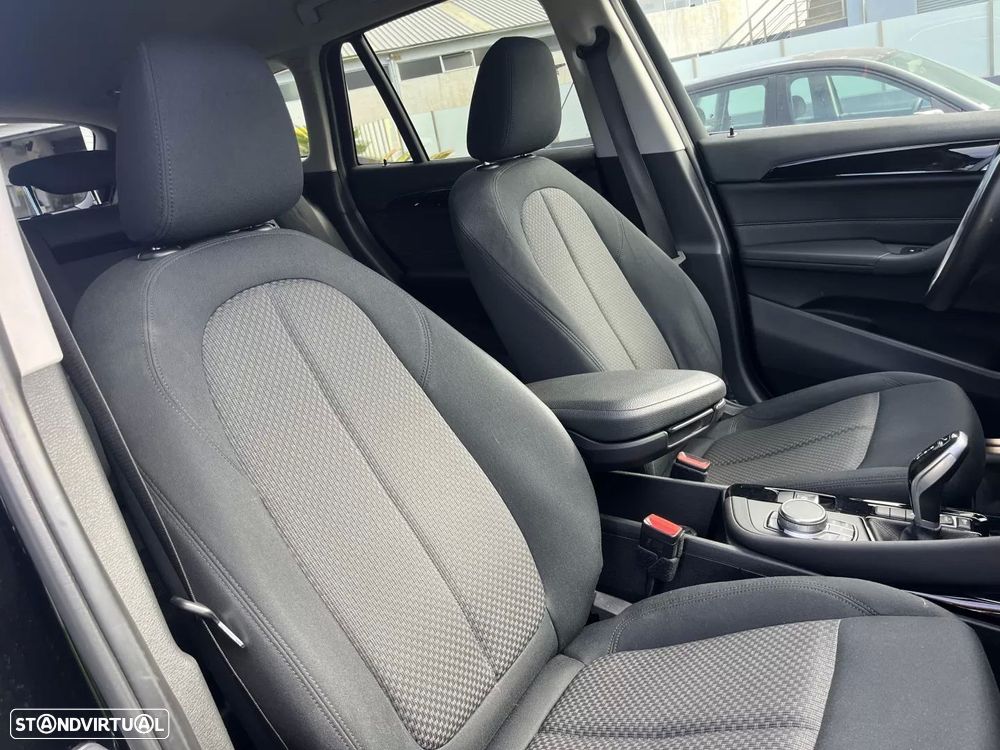 BMW X1 18 d sDrive Auto Line Sport - 40