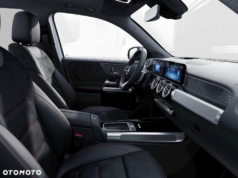 Mercedes-Benz GLB - 8