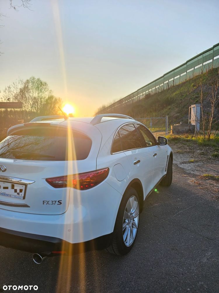Infiniti FX - 3