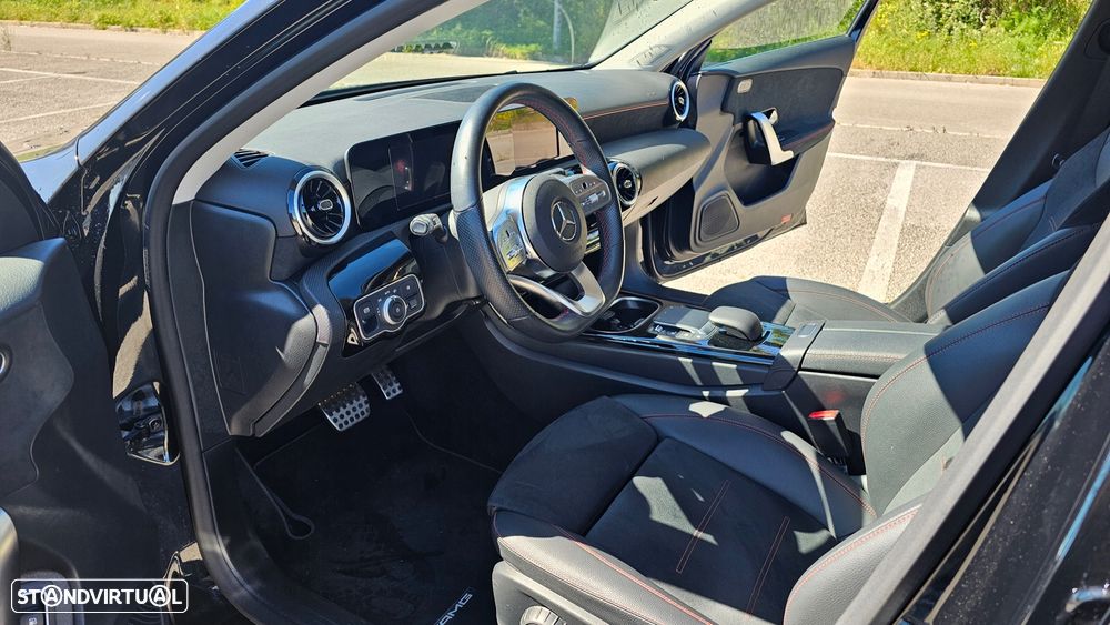 Mercedes-Benz A 250 e AMG Line - 12