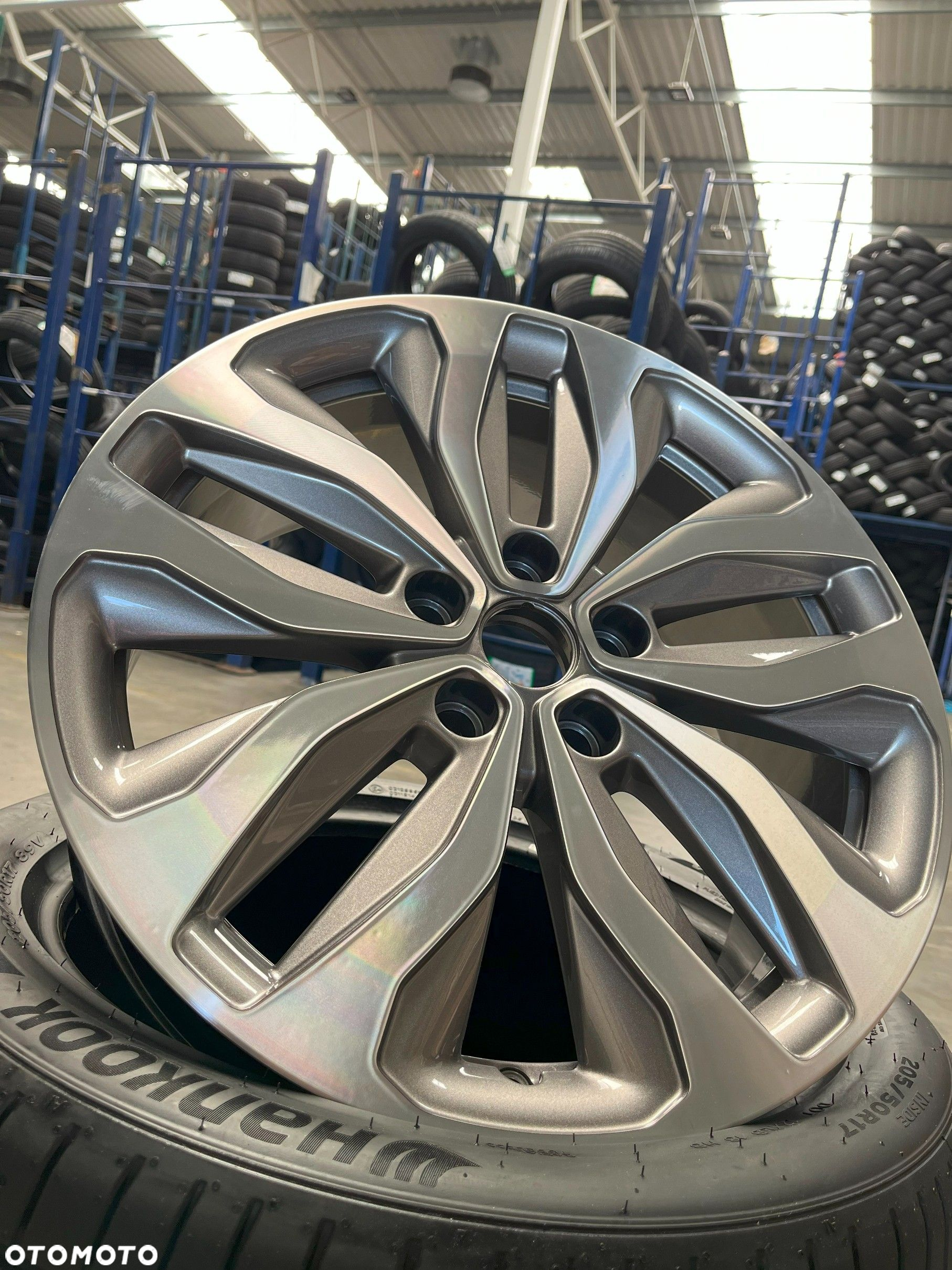 Felgi aluminiowe Renault 7,5Jx18 ET46 5x114,3 - 3