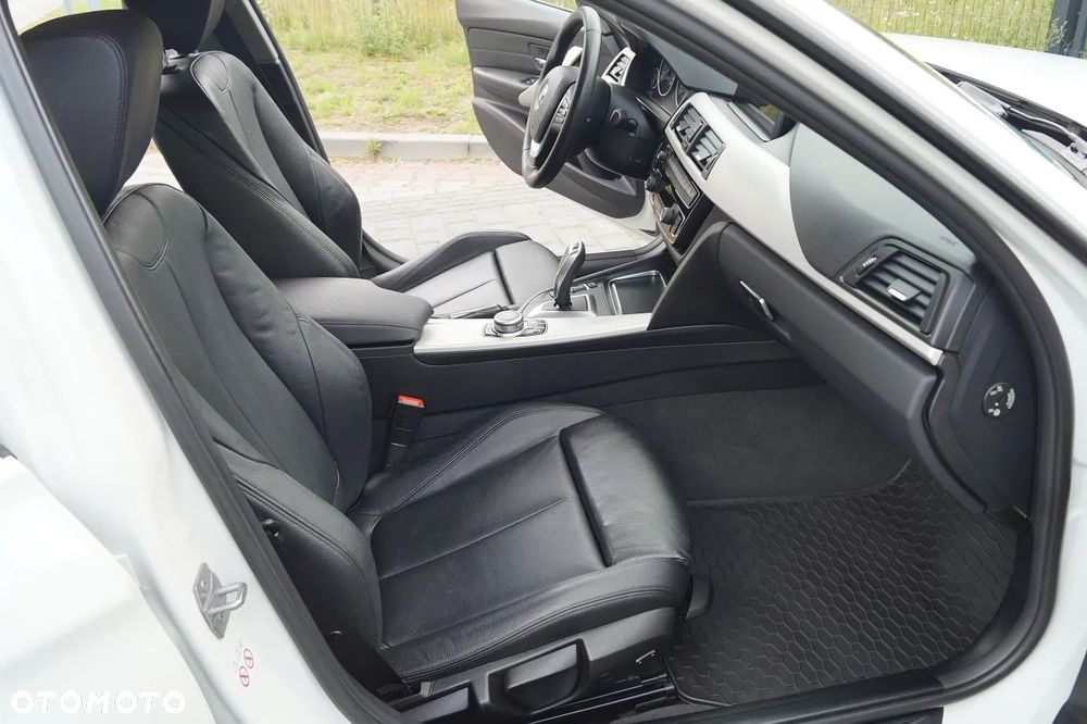 BMW Seria 3 318d Edition M Sport Shadow - 13