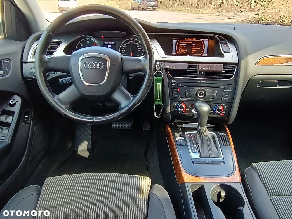 Audi A4 Avant 2.0 TDI Multitronic - 26