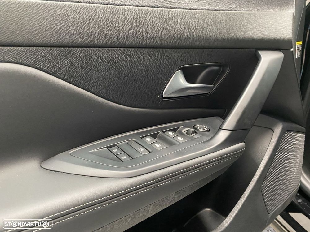 Peugeot 408 1.2 Hybrid Allure e-DCS6 - 17