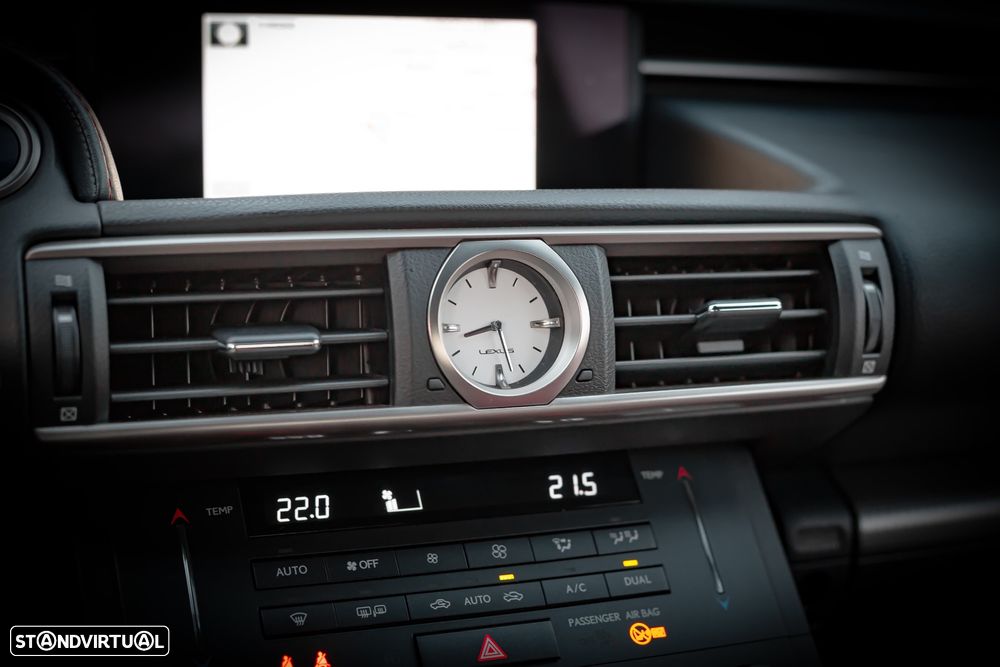 Lexus RC 300h F Sport+ - 48