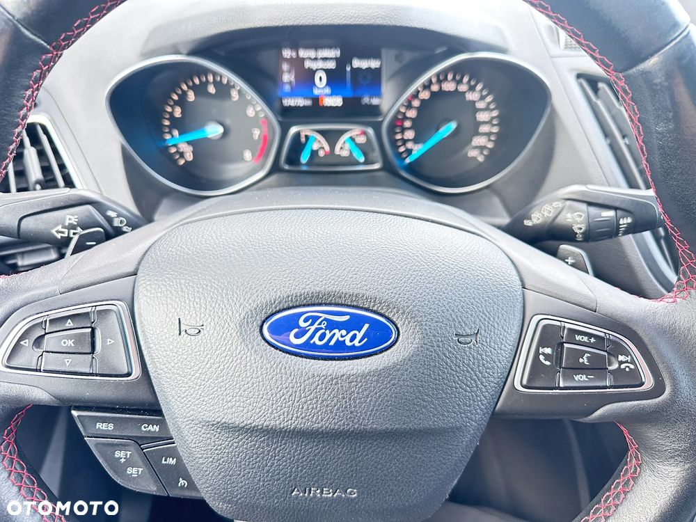 Ford Kuga - 23