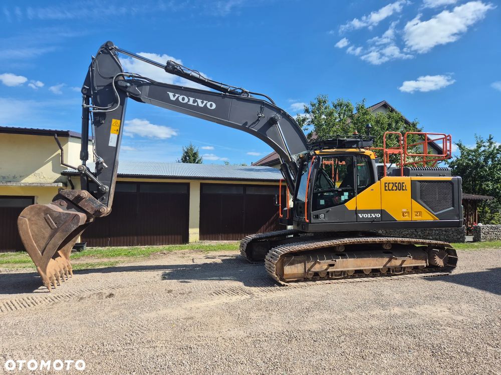 Volvo EC 250 EL - 1