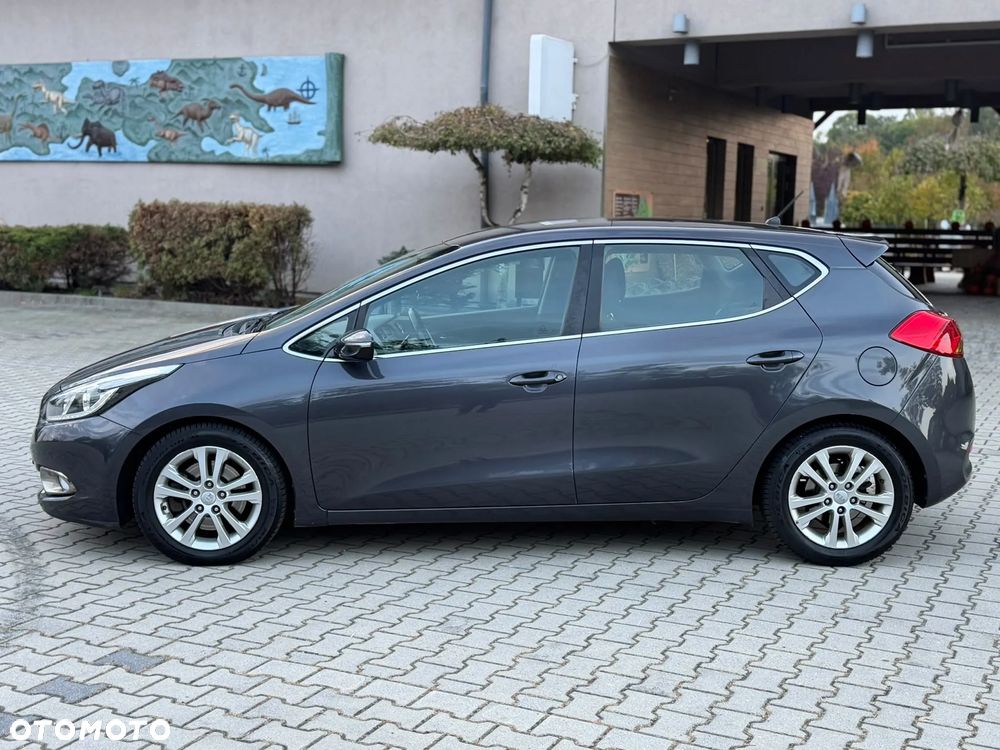 Kia Ceed 2012 photo 4