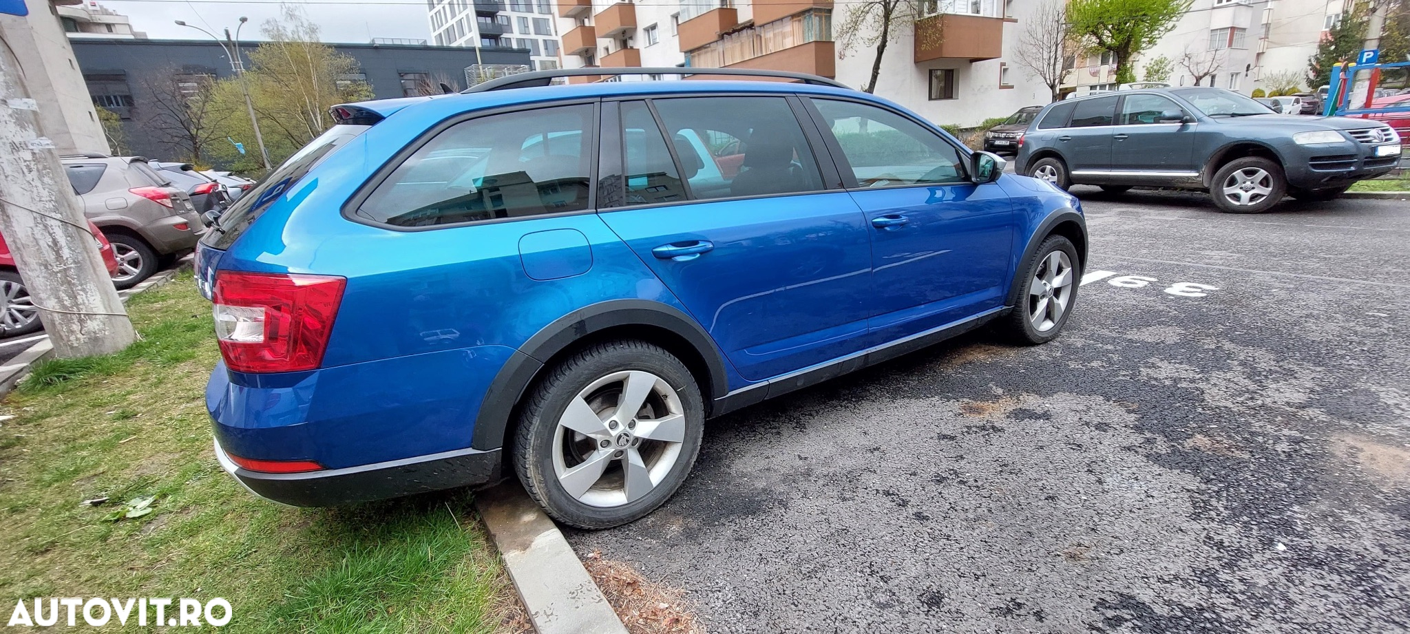 Skoda Octavia Combi Diesel 2.0 TDI 4X4 DSG Scout - 7