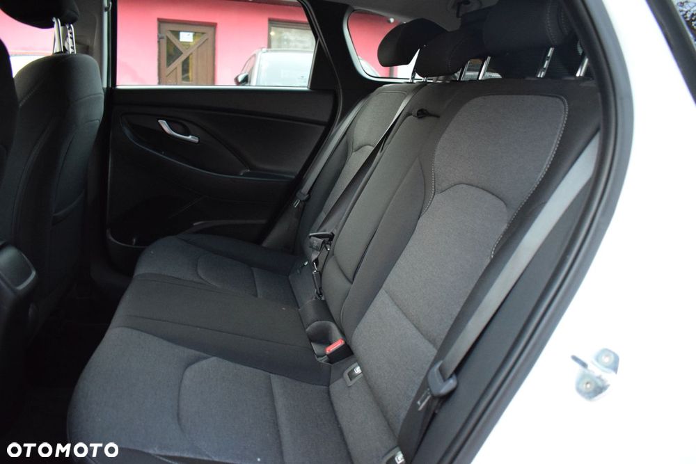 Hyundai i30 1.5 T-GDI 48V-Hybrid DCT Prime - 10